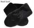 Detalle del forro de piel sintética negra de un gorro de invierno cálido para hombre - Negro (Bufanda)