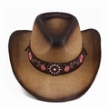 Dettaglio macro del cappello in paglia stile cowboy con ricami floreali e perline decorative - Taglia unica / Cachi