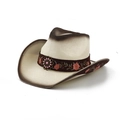 Dettaglio del ricamo a rosa rosa e perline su un cappello da cowboy in paglia intrecciata - Taglia unica / Beige