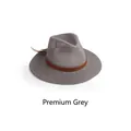 Détail d'un chapeau de soleil gris avec bande en cuir marron et maille respirante légère - Taille Unique 58cm / Gris Premium