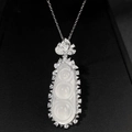 S925 Silberhalskette mit eisigem Chalcedon Bohnenanhänger und funkelnden Diamanten - 925er Silber / Weiße Chalzedon (XL197)