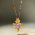 Detailansicht der Vintage-Silber-Iris-Halskette mit lila Stein und hohlem Anhänger - 925er Silber / Gold (XL325)
