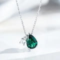 Elegant S925 silver necklace with pear-shaped emerald pendant and round cubic zirconia - 925 Silver / Emerald Green (XL391)