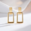 Detail of 24K gold plated earrings with brushed texture and nested geometric shapes - Square (ED215-T)