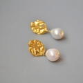 Baroque pearl earrings with vintage gold leaf design and textured metal finish - Golden Dried Leaf Freshwater Baroque Pearl (MYE0017-WG-BaLuoKe)