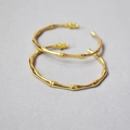 Grandi orecchini a cerchio dorati con design a nodo di bambù minimalista per le donne - Oro Lucido