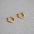 Elegante vergoldete Messing Creolen mit gedrehtem Seilmuster im minimalistischen Stil - Gold