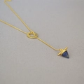 Vintage Messing Y-Kette mit Lapislazuli-Kegelanhänger und goldenem Ring für Damen - Antique Gold Lapis Lazuli Pendant