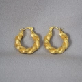 Pendientes de aro dorados retorcidos con elegante diseño trenzado para mujer - Oro Envejecido
