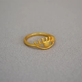 Anello minimalista in ottone placcato oro con design a occhio traforato e ciglia da donna - US 6 / Oro