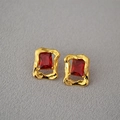 Orecchini vintage in ottone placcato oro con pietre di zircone rosso rettangolari - Rosso