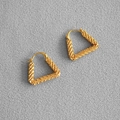 Orecchini a triangolo geometrici dorati con texture satinata brillante e chiusura a scatto - Oro