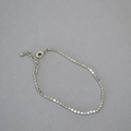 Bracelet minimaliste en argent avec petits disques plats et fermoir mousqueton ajustable - Or Blanc