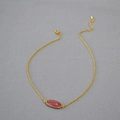 Gouden touwketting met gefacetteerde ovale roze edelsteen en verstelbare sluiting - Rhodoniet