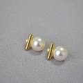 Minimalist gold bar stud earrings with white faux pearls and 925 silver needles - Off White 12mm