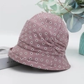 Detail of floral purple bucket hat with daisy print and elegant pleated cotton texture - Adjustable / Purple Pink