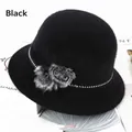 Schicker Damen Angora-Fischerhut in Schwarz mit Pelz-Pompons und geometrischem Band - Verstellbar 56-59cm / Schwarz