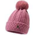 Detailaufnahme der rosa Strickmütze mit flauschigem Pompon und Smiley-Metallabzeichen - Elastisch 56-60cm / Dunkelrosa
