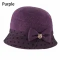 Elegante sombrero cloche de punto morado con cinta de lunares y cristal de flor - Ajustable 57-59cm / Morado