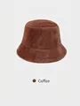 Vue détaillée du chapeau bob en fausse fourrure de lapin marron café très doux - Réglable 56-59cm / café