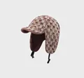Vue détaillée du bonnet aviateur à carreaux avec doublure en polaire marron et boucle - Taille Unique 58cm / Khaki