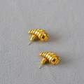 Elegante vergulde koperen spiraal oorknopjes in minimalistische Franse vintage stijl - Goud
