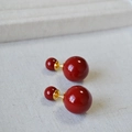 Orecchini a doppia perla rosso vino vintage con perni in argento 925 e finitura dorata - Borgogna