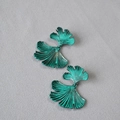 Orecchini pendenti a foglia di ginkgo verde ossidato con finitura in argento testurizzato - Foglia di Ginkgo Blu Verde Vintage (MYE0725-PA)