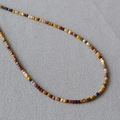 Collier minimaliste en pierre d'Alashan avec perles carrées aux tons terreux - Jaspe Jaune
