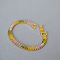 Elegante bracciale in ottone dorato con zirconi rettangolari colorati a gradiente - Oro Multicolore