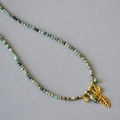 Collana vintage francese con perle turchesi e ciondolo a foglia dorata in stile artistico - Verde Oro