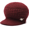 Dettaglio cappello invernale in maglia bordeaux da donna con decoro a fiori e strass - Taglia unica / Borgogna