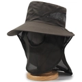 Detalle de gorra de pesca con máscara de malla desmontable y solapa protectora de cuello - Verde Grisáceo
