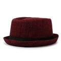 Klassischer Pork Pie Hut mit rot-schwarzem Karomuster und elegantem schwarzen Hutband - Einheitsgröße 57cm / Rot