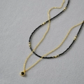 Collana a doppio strato in oro con pendente quadrato in spinello nero e perline - Set a Doppio Strato a Strati