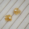 Detail view of gold-plated checkered stud earrings with round pearls and sparkling zircons - Gold Plaid Pearl Style (1)