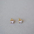 Elegant 925 silver studs featuring lavender round crystals in a 4-prong gold setting - Light Purple