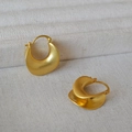 Französische Vintage matte goldene geometrische unregelmäßige geschwungene Ohrringe - Vergoldung
