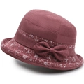 Détail d'un chapeau cloche bordeaux avec imprimé étoiles blanches et petit nœud latéral - Taille Unique (58cm) / Bordeaux
