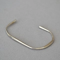Minimalistische zilveren armband met onregelmatig geometrisch ontwerp voor dames - Witgoud