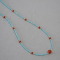 Dettaglio della collana fatta a mano in turchese e agata rossa con perline d'oro - Collana Agata Rossa e Turchese Afgano