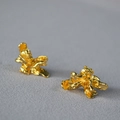 Boucles d'oreilles fleurs irrégulières dorées pour femmes avec tige en argent 925 - Or