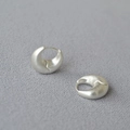 Orecchini a mezzaluna in argento opaco con finitura spazzolata e design minimalista - Argento Antico