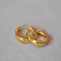 Pendientes de aro dorados irregulares en forma de C con diseño orgánico minimalista - Dorado Grande