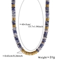 Dettaglio delle perle in pietra blu e distanziali dorati con misure e lunghezza della collana - Pietra a Macchie Blu (Macchia Blu-Collana)