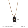Detail van zwarte vis hanger met afmetingen en goudkleurige ketting specificaties - Black (style-3)