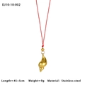 Détail du collier en cordon rouge avec pendentif coquillage doré en acier inoxydable - Style de Corde Rouge Pendentif Conque (10-10-002)