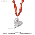 Collana a cuore in acciaio inossidabile con cinturino in seta arancione e rosso acceso - Cuore Argento Texturizzato (11-13-03)