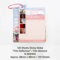 Retro filmstijl memo pad set met 120 vellen en roze kralenketting als decoratief element - Filmmoment