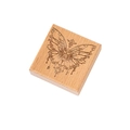 Tampon carré en bois de hêtre avec gravure de papillon détaillée pour journalisme - Mémoire de Papillon